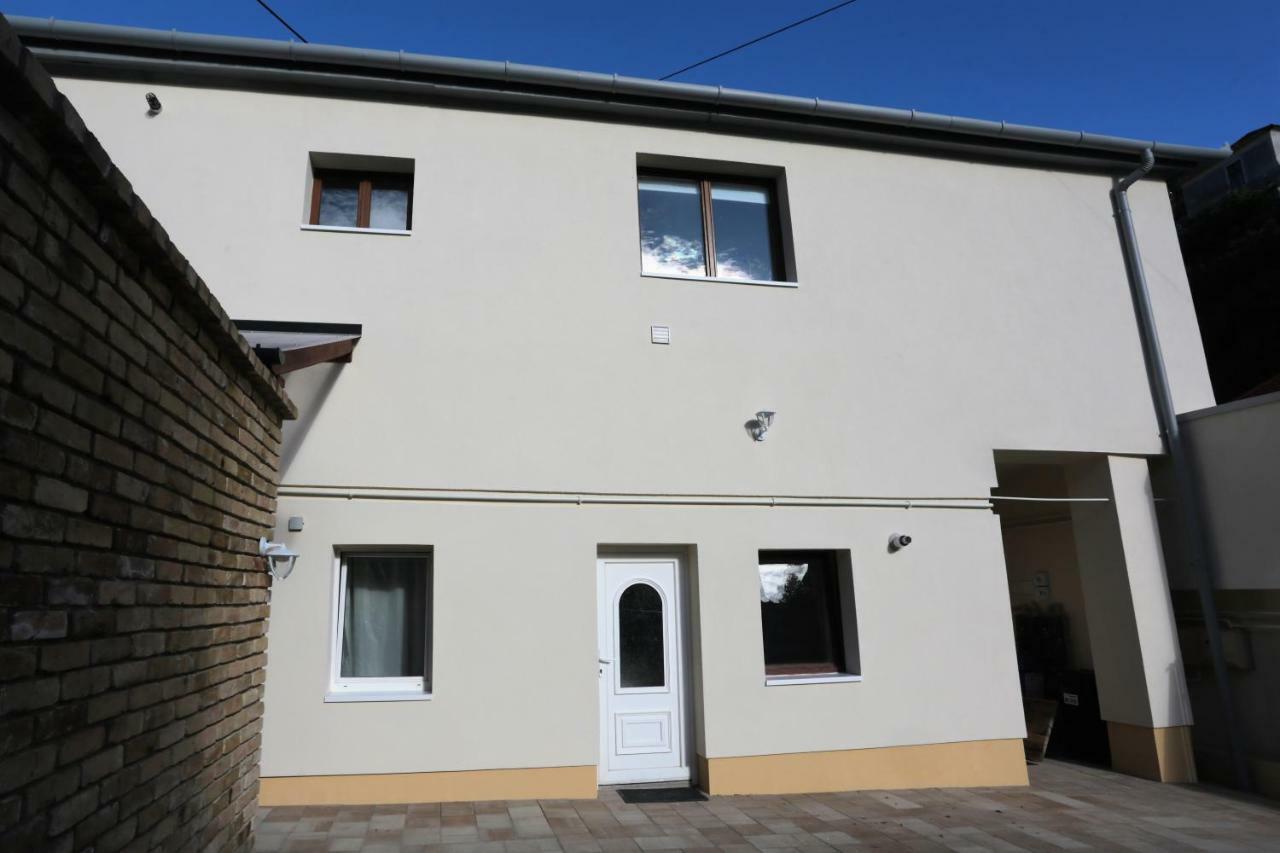 Jokai 19 Vendeghaz Apartment Veszprém Exterior photo